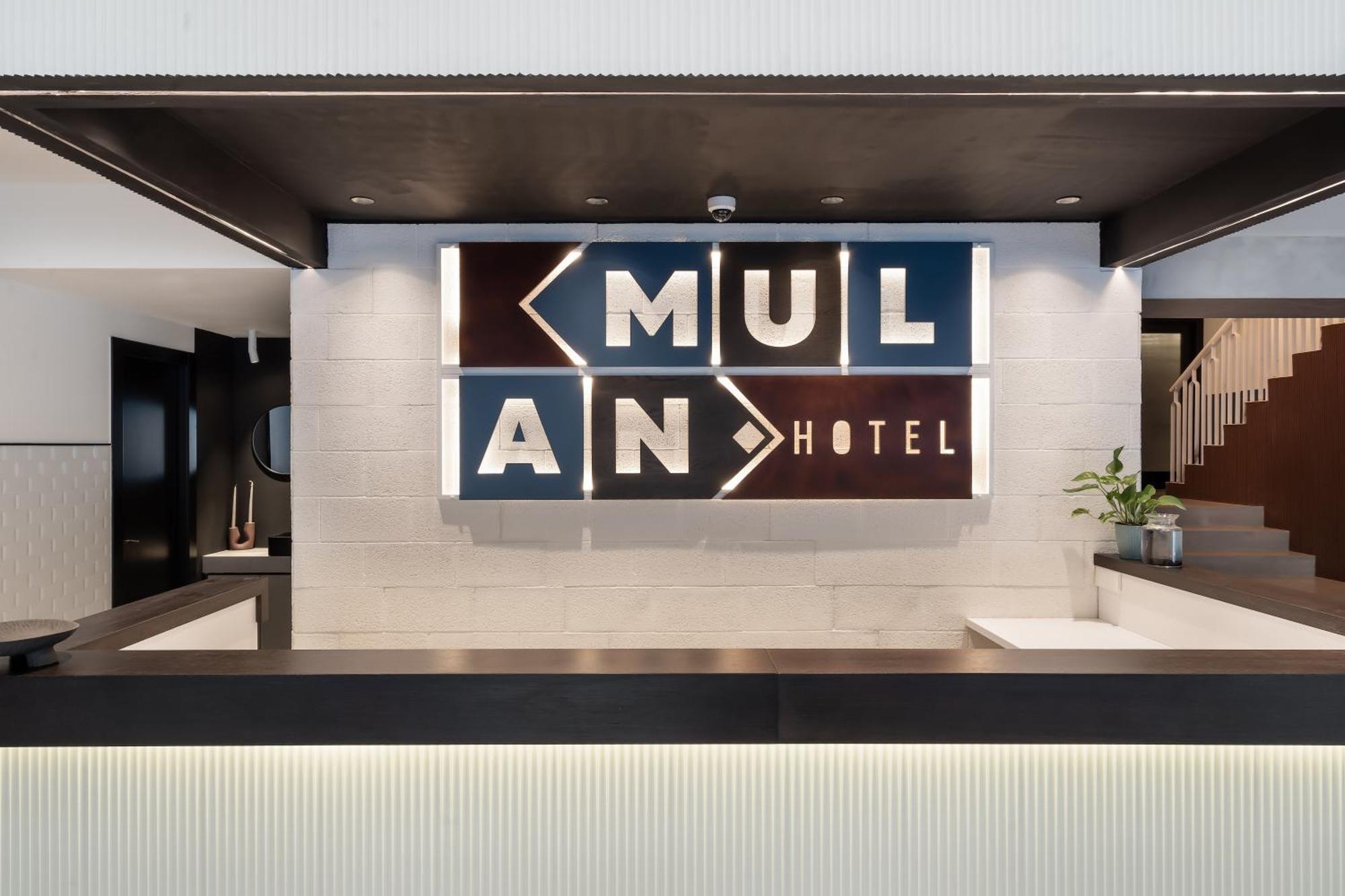 Mulan Hotel *